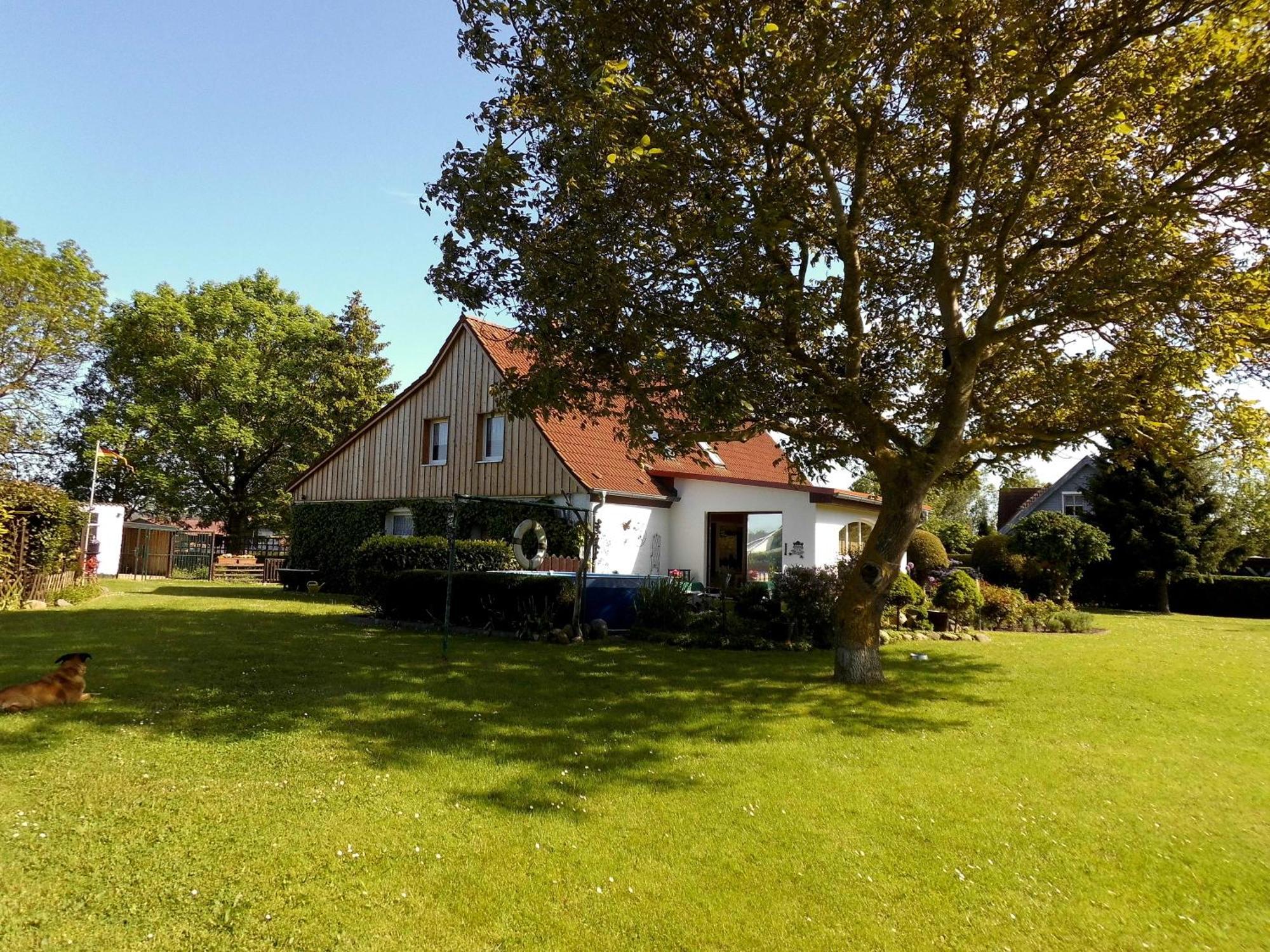 Bungalow Und Ferienwohnung Auf Ruegen Kluis Bagian luar foto